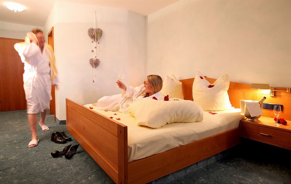 Hotel Am Hirschhorn - Wellness - Spa - And More Wilgartswiesen Esterno foto